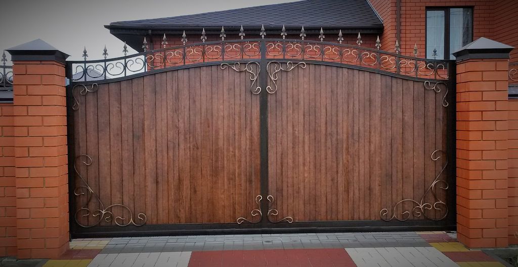 Купить простые ворота для дома: советы по выбору, установке и уходу в Спасске-Дальнем от 32871 руб | ВоротМастер-Спс